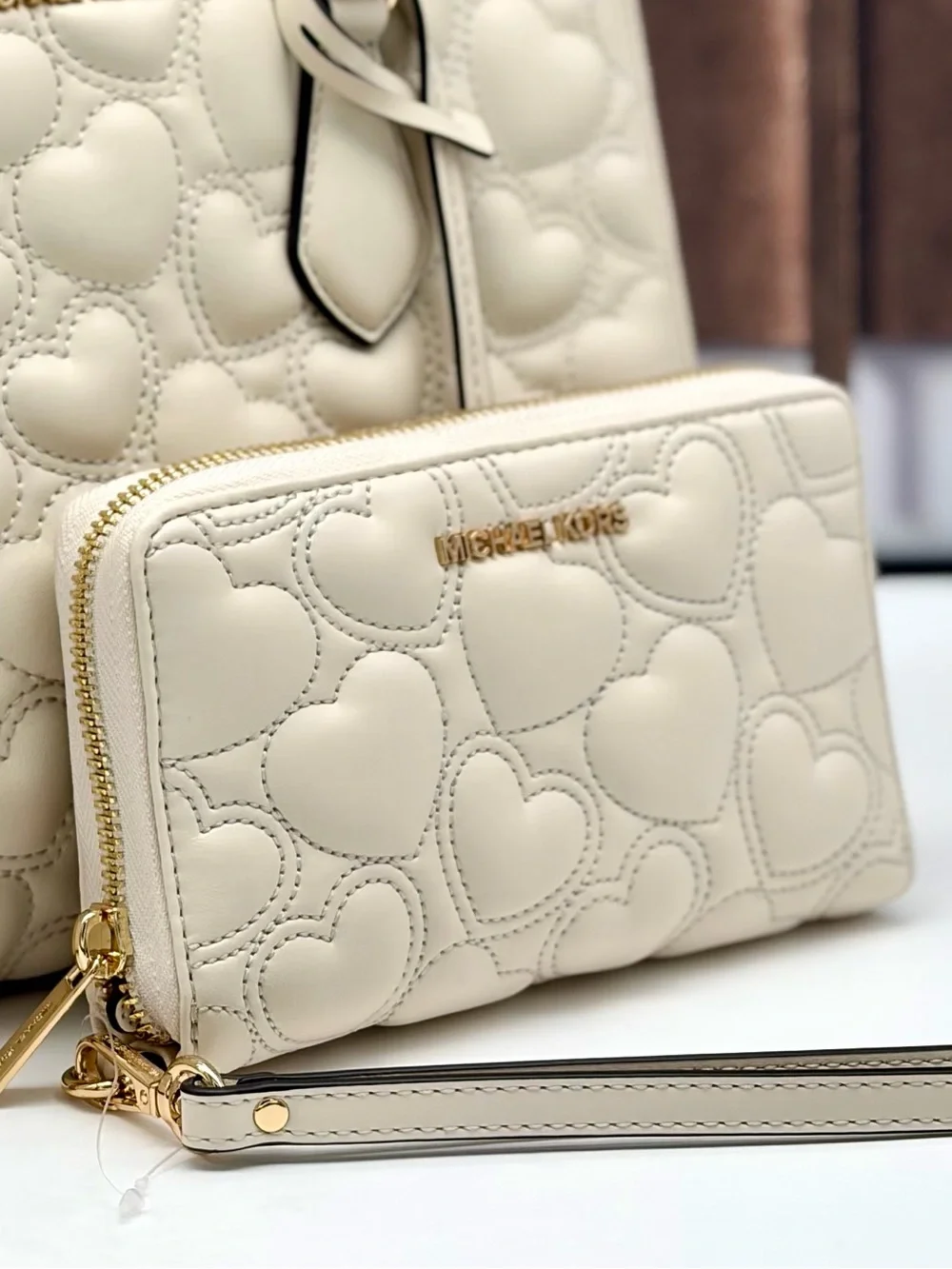 Michael Kors Jet Set Travel Multifunctional Wallet Wristlet Phone Case